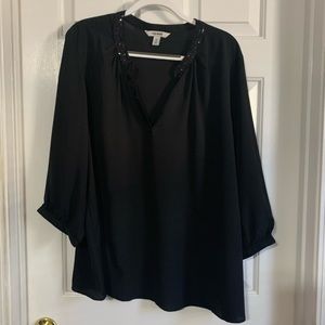 Women’s black 3/4 sleeve shirt